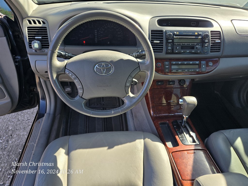 2005 Toyota Camry XLE photo 12