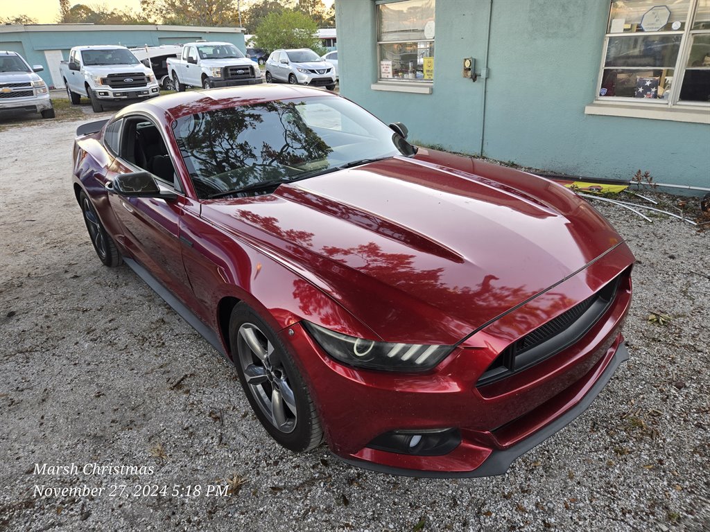 2015 Ford Mustang V6 photo 3