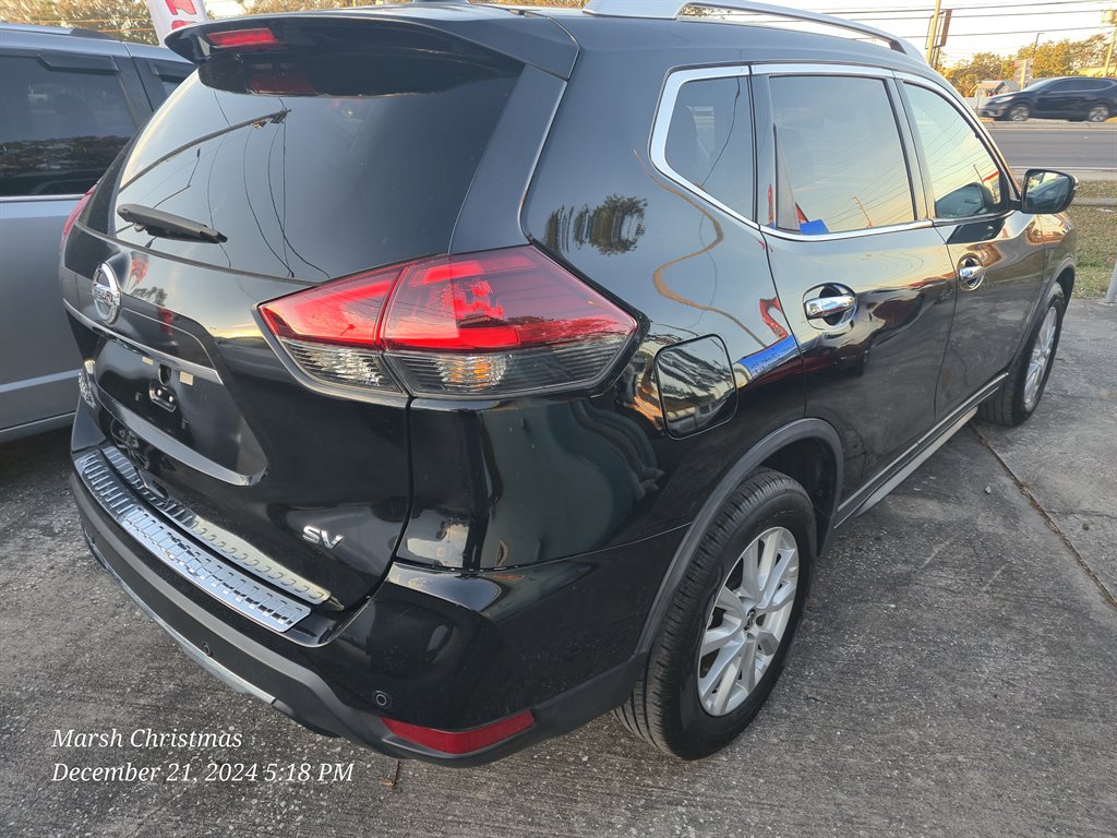 2019 Nissan Rogue SV photo 8