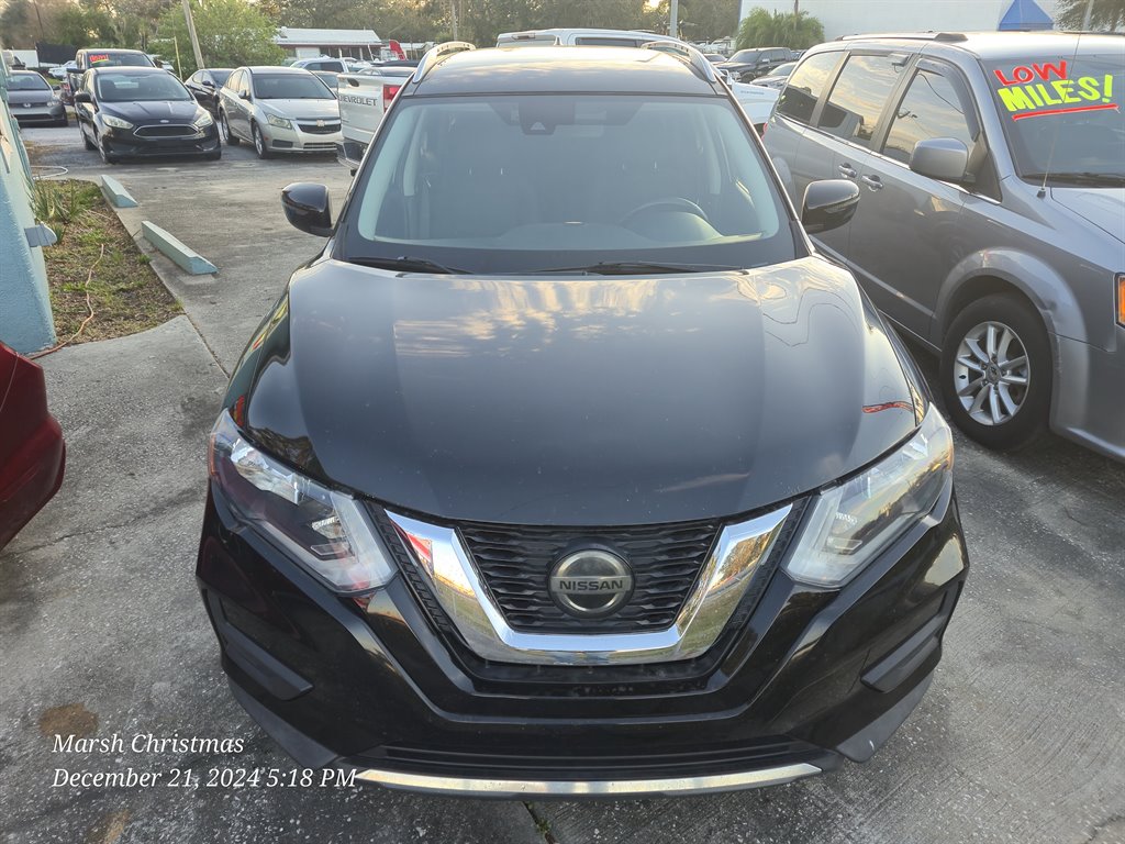 2019 Nissan Rogue SV photo 4