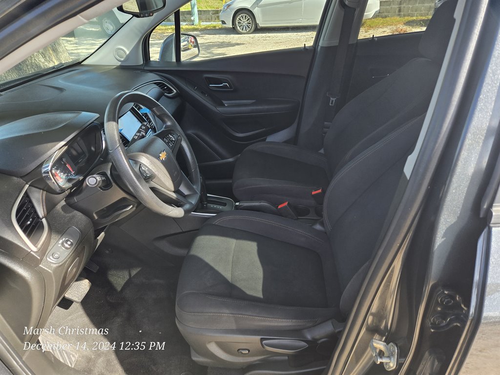 2019 Chevrolet Trax LS photo 12